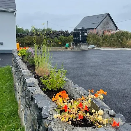 Apartmán Tigh Noor - Escape To Kinvara By The Sea!