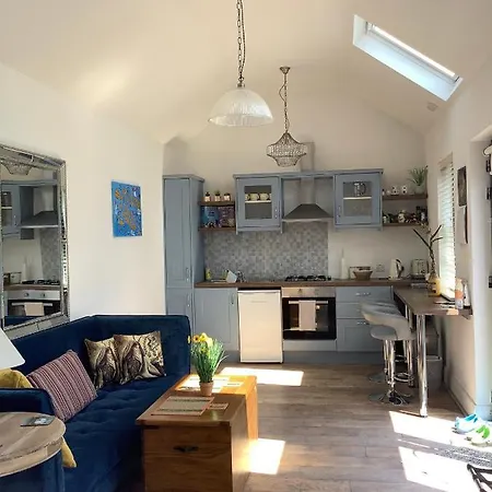 Tigh Noor - Escape To Kinvara By The Sea! * غالواي